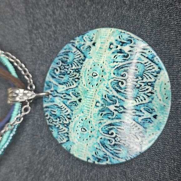 MOTHER OF PEARL COASTAL COLORS MULTISTRAND NECKLACE - Picture 2 of 7